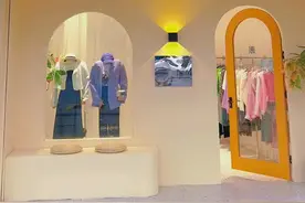 2022春款又上新啦！新品如约而至，等的辛苦👗却从不辜负👠冬日虽还在，但春天已在来的路上💄来做我的女神#努力的服装人 #橱窗陈列 #好看的衣服都在这里视频封面