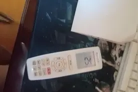 格力空调遥控器没电就没电吗，干嘛呢还显示满格视频封面