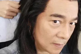 #抖音小助手 #拍戏化妝过程让你知视频封面