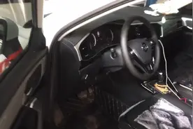 探岳关门立即锁车！！