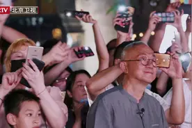 #蔡国庆在前门大街送上365个祝福 ”一年有三百六十五个日出视频封面