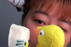 老黄鸭棒棒糖#美食 #零食 #糖果 #零食推荐 #童年记忆小零食