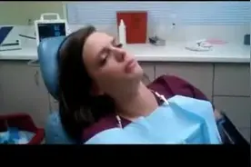 吸笑气拔牙后的蠢萌表现#搞笑老外 #爆笑 #歪果仁 #拯救不开心