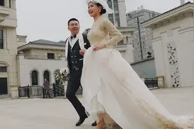 “你不知道我有多喜欢你 如果能见到你 我一定用亲吻来表达”视频封面