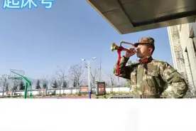 “军号嘹亮，士气激昂”，军号，用最精简的乐谱，吹出官兵别样的精神风貌！（张海欣、丁有洋）#兵哥哥 视频封面