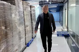 此路是我开，要想走此必须要交💰，主管仗着表姐是厂长胡作非为