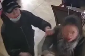 安徽淮南，两女子因琐事与物业保安发生纠纷，并在保安室内上演了“全武行”。视频封面