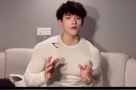 胸肌下沿的训练方法～#健身干货视频封面