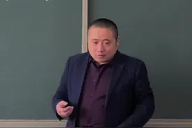 被大量浓硫酸泼到怎么办？#快乐学习快乐成长 #把知识装进脑袋 #哈哈哈哈哈哈哈哈哈啊哈哈哈视频封面