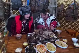 牛肉得吃肥的，骆驼肉更得吃肥的 #毛子哥