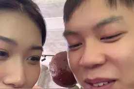 我已经感觉到他们对我的崇拜了#情侣日常 #全民抖包袱视频封面