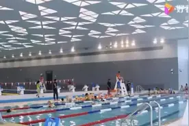 女子带10多岁儿子进女更衣室，遭劝阻后一句话惹怒网友：就你精贵视频封面