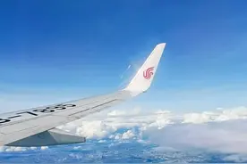 8000米的高空坠落只有2分钟，在这2分钟你最想的人是父母，妻子，丈夫和孩子，你还没来得及打开手机，生命就戛然而止，你是否后悔还没好好孝顺父母照顾亲人，就这样离去，多么希望你们还活着，活着回到亲人身边好好照顾他们………，人活着要珍惜身边的亲人和朋友，不要去抱怨生活对你不公平，活着比什么都好，#波音737 #空难 #东航 视频封面