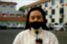 鹤壁女子深夜豪横闯红灯后续来了！交规不遵守 交警带你走！#遵守交通规则 #女子闯红灯还上演神级表演视频封面