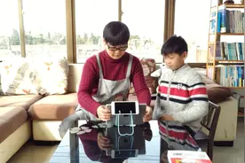 教你徒手用衣架给孩子做个手机和平板的两用支架#热门 #手工