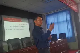 邀请到全国知名教育专家翁孝川老师给我们讲教师团队建设视频封面