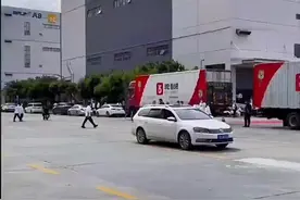 还记得刚开始辛巴做直播电商，只是一个默默无闻的人，转眼间他已经成为了直播电商界的大佬之一👍#辛巴 #伽柏 #娜美 视频封面