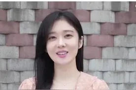 #42岁张娜拉宣布结婚 42岁张娜拉宣布结婚，男方是小她6岁的素人！#娱乐评论大赏视频封面