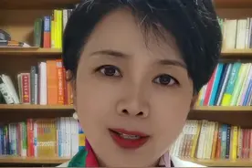 #搁浅抹香鲸成功放归深海 #消防员说鲸鱼摆尾像在表达感谢 载入史册的救援#大v说热点 #大v说 视频封面