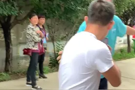 #花生说，今天说#西安周至三义村村道停车收费，打翻监督者手机！视频封面