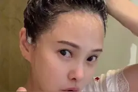 女明星50+黑发的秘密㊙️#女明星 #头发 #护发 #掉发 #养发护发 #洗发水 #按摩视频封面