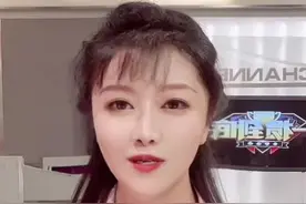 兵哥哥退伍返乡，高铁遇女生靠肩膀睡4小时，网友：哈哈故意的？#大v说 #印有正能量视频封面