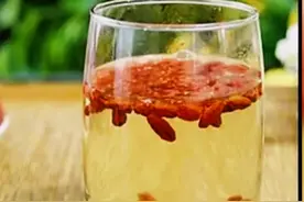 你知道葡萄干泡茶喝有什么好处吗？#健康 #上热门 视频封面