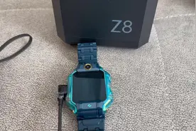 小天才电话手表太费电，购买需谨慎！晚上充个电自己待机能掉6%！视频封面