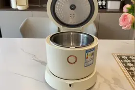 小时候爱吃的捞米饭，如今一个电饭煲就实现了，米水比例搭配合理视频封面