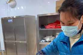 今天又是新阿姨，手不抖，哈哈哈，二十二，大家觉得怎么样#食堂打饭 #食堂打饭视频封面