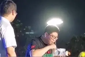 青岛酒王再战啤酒节，曾赢走七辆车还认识了媳妇儿🤣这是靠喝酒成为人生赢家啊#青岛国际啤酒节视频封面