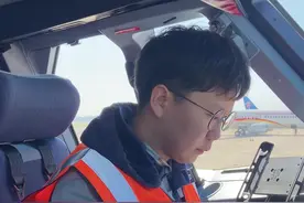 飞机为什么没有后视镜呢？🤔🤔🤔#湖南航空 #民航知识 #维修