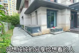 平时嘻嘻哈哈的我听着这音乐看着这视频突然触碰到心底哭的稀里…视频封面