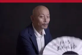 一条专访#葛优 ，葛优瘫火遍全网，他自己却很少上网，私下害羞得很，人多了都出汗！用过葛大爷表情包的来点赞👍视频封面