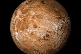 最近有很多朋友问在傍晚的西边天空中有一颗很亮的星星是什么？其实那是金星，在金星的夜空中最亮的“星星”也是地球。视频封面