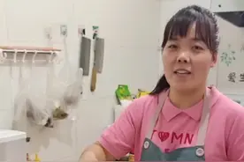 今天给大家分享一下我家炕油馍的做法，这样做出来的油馍焦香还不硬，俺家四百万过几天就要吃一次，大家可以参考一下#我们一家人的平淡生活视频封面