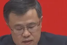 银保监会回应河南村镇银行相关情况：责成河南银保监局履行属地监管职责，依法保护广大人民群众合法权利。视频封面