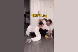 挑战情侣互换衣服！最后我好像发现了不该知道的秘密…#情侣 #女生穿男装 #换装视频封面
