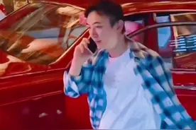 34岁#王思聪 真的越来越低调了，往年的生日都是上百万，上千万，今年的生日就简简单单开了十来瓶黑桃A，与一群好友吹了个蜡烛#娱乐评论大赏视频封面