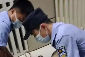 跪压控制后的上铐带离，每一次演练我们都是认真的，只有平时多流汗，战时才能少流泪！#政媒原创作者联盟 #司法警察的日常训练 #警民dou平安 #司法警察#处突演练视频封面