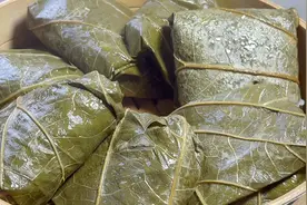 早餐店8元一个的糯米鸡，在家自己做，软糯咸香好吃不腻#糯米鸡饭