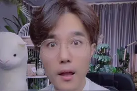 微笑这个表情原来真的不能乱用。#内容太过真实 #过分了昂 #表情包 @DOU+小助手