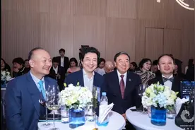 今天，市场成了江湖，企业更像是门派，总裁就是掌门。“侠客视频封面