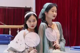 当陈闲和热榜上的浙大跳舞小姐姐二里相会…@青寻视频封面
