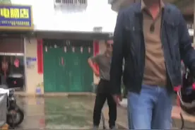 @粤A东莞仔（莞校长） 曾系珠三角地区各大娱乐场#内保天花板 东泰卢老板身边的人，体能综合素质及气场依旧当年。视频封面