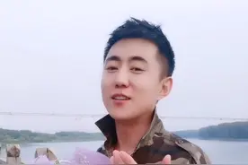 刷到我的女孩子，我有一个小小请求，可不可以，以女朋友的身份给我评论，说什么话都可以，我想感受一下被在乎的感觉。视频封面