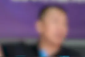 球打到篮板后方算出界吗？为什么会有不同判罚？李群指导为你解答#篮球 #篮球规则 #篮球教学视频封面