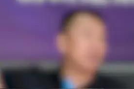 球打到篮板后方算出界吗？为什么会有不同判罚？李群指导为你解答#篮球 #篮球规则 #篮球教学
