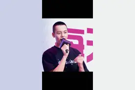 #陈伟霆 今天的见面会，说起如何被妹妹邓紫棋套路，演了《超能力》MV