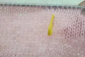 V领小燕子收针教程，织出来的领子真的很好看哦，你学会了吗？#手工编织 #感谢抖音 